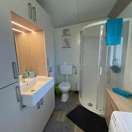 Avarka House, Cozy Family Place, Free Parking And Wifi, In Camp Dalmatino