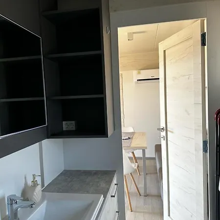Avarka House, Cozy Family Place, Free Parking And Wifi, In Camp Dalmatino Holiday home