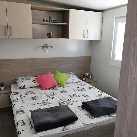 Avarka House, Cozy Family Place, Free Parking And Wifi, In Camp Dalmatino Drage