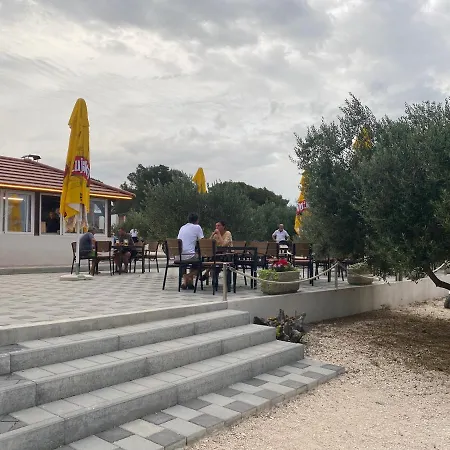 Avarka House, Cozy Family Place, Free Parking And Wifi, In Camp Dalmatino